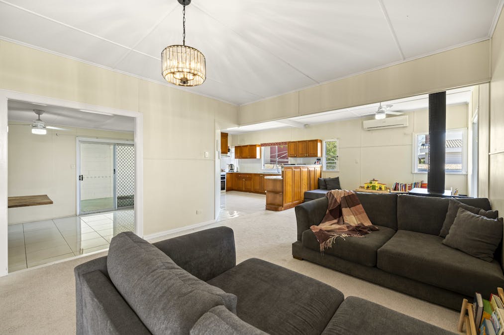 42 Toowoomba Road, Oakey, QLD, 4401 - Image 14