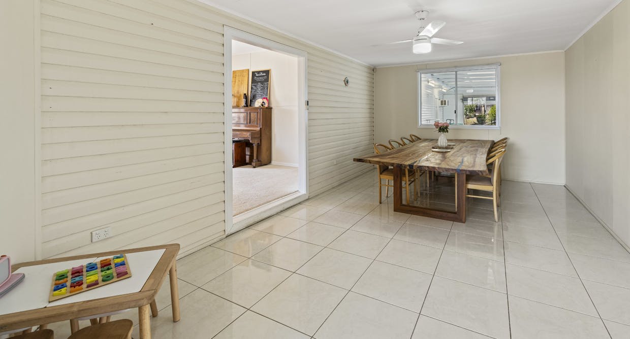 42 Toowoomba Road, Oakey, QLD, 4401 - Image 15