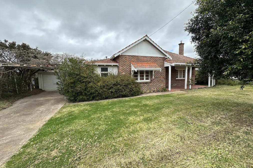 24 Adam Street, Katanning, WA, 6317 - Image 2