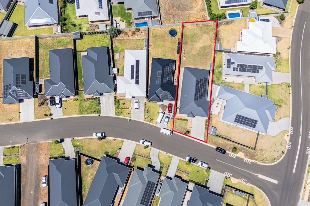 51 Bradford Circuit, Dubbo, NSW, 2830 - Image 2