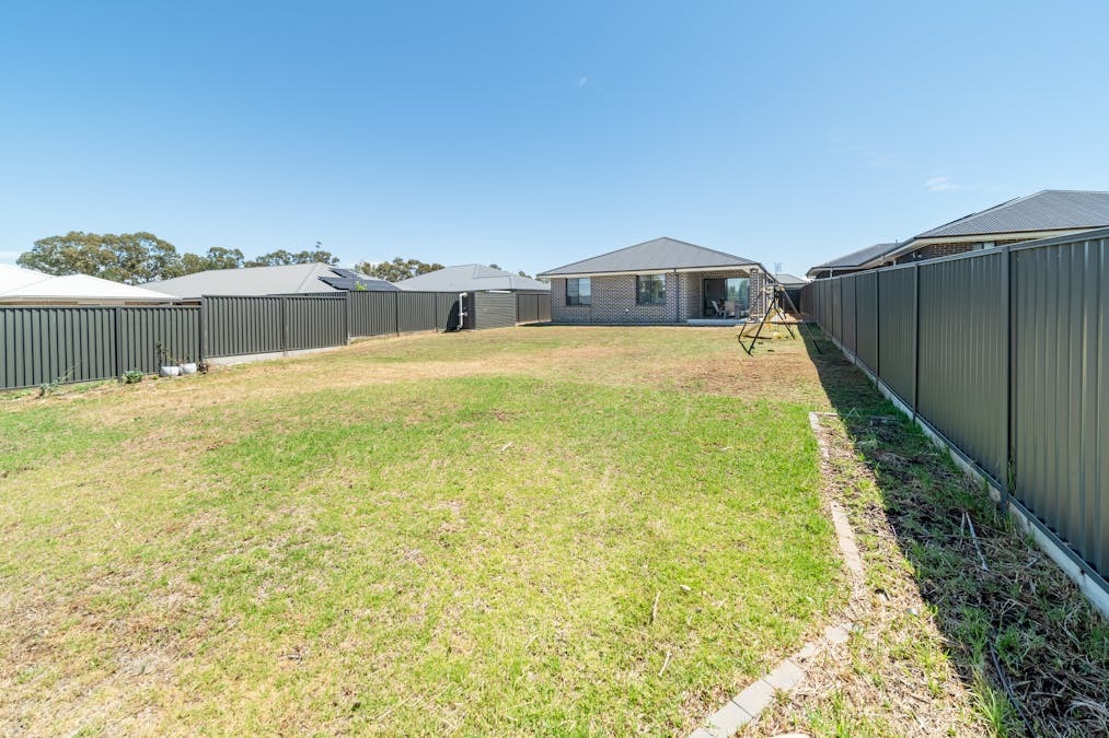 51 Bradford Circuit, Dubbo, NSW, 2830 - Image 20