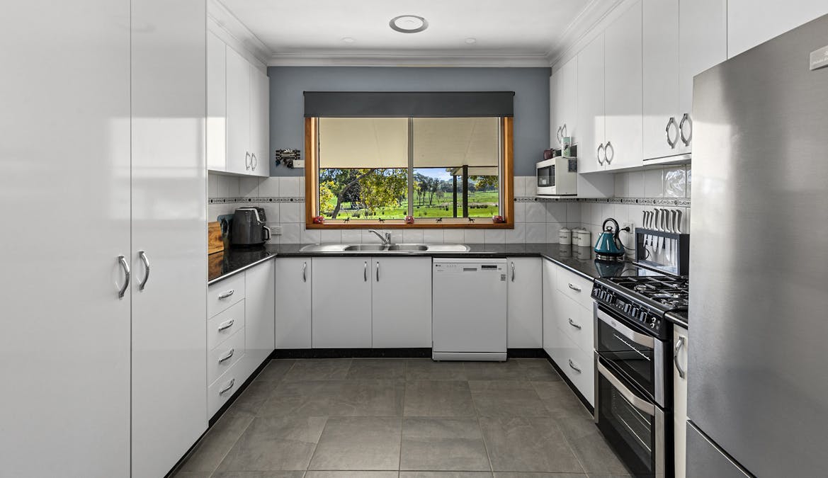 326 Chivers Road, Glenrowan West, VIC, 3675 - Image 9