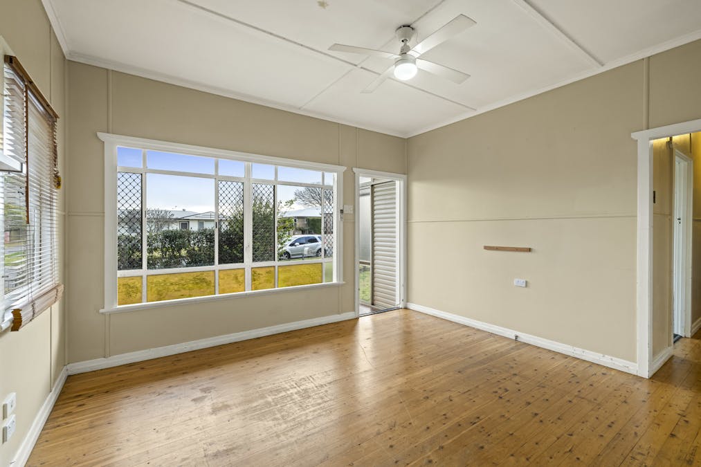42 Tara Street, Wilsonton, QLD, 4350 - Image 3