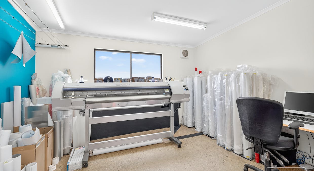 60 Maude Street, Victor Harbor, SA, 5211 - Image 11