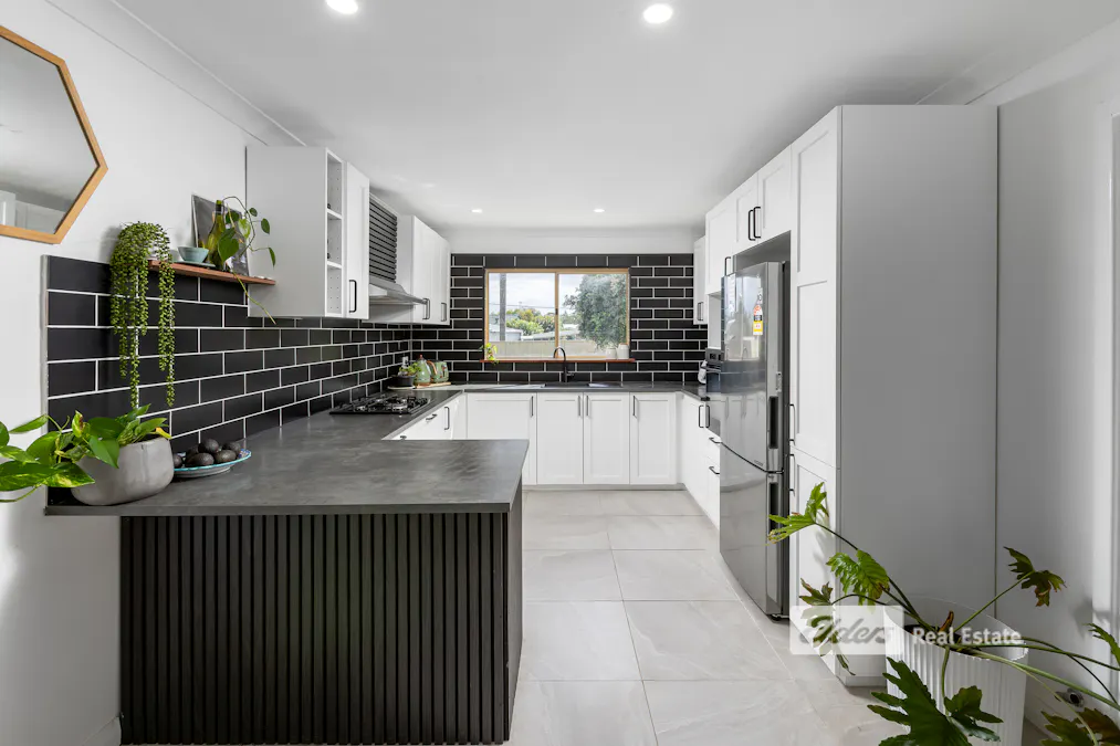 12 Scott Crescent, East Bunbury, WA, 6230 - Image 7