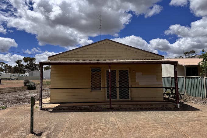 16 Railway Street, Calingiri, WA, 6569 - Image 1