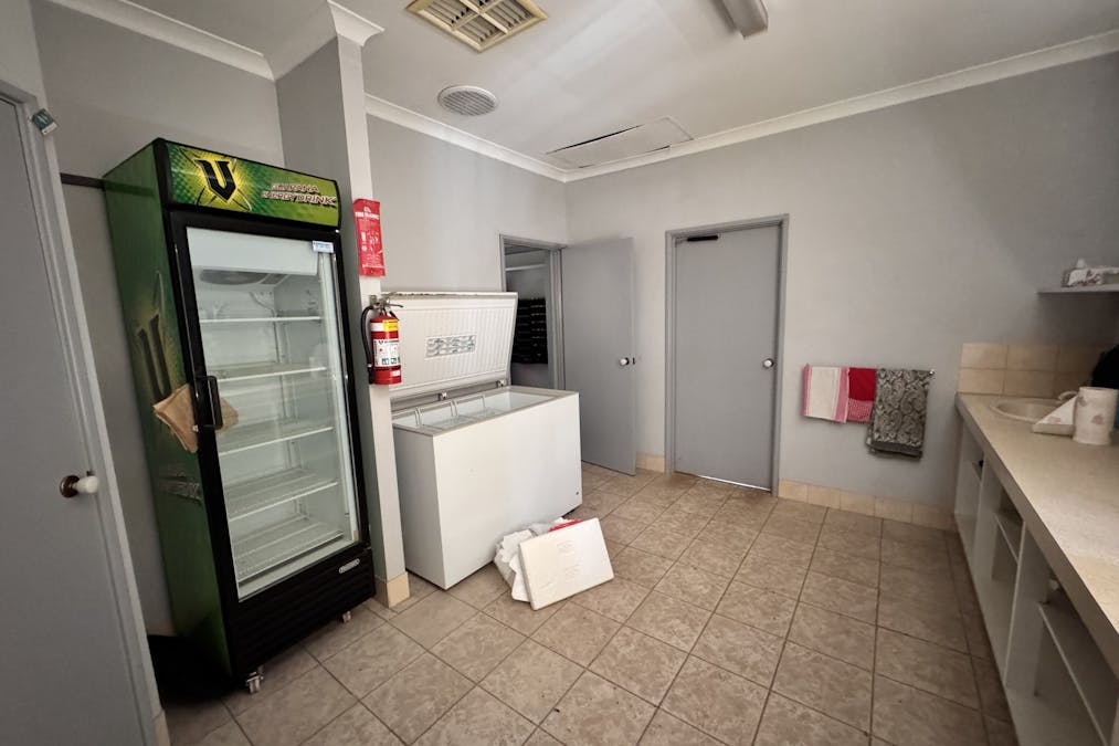 16 Railway Street, Calingiri, WA, 6569 - Image 11