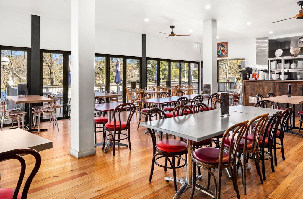 19 Main Street, Eildon, VIC, 3713 - Image 10