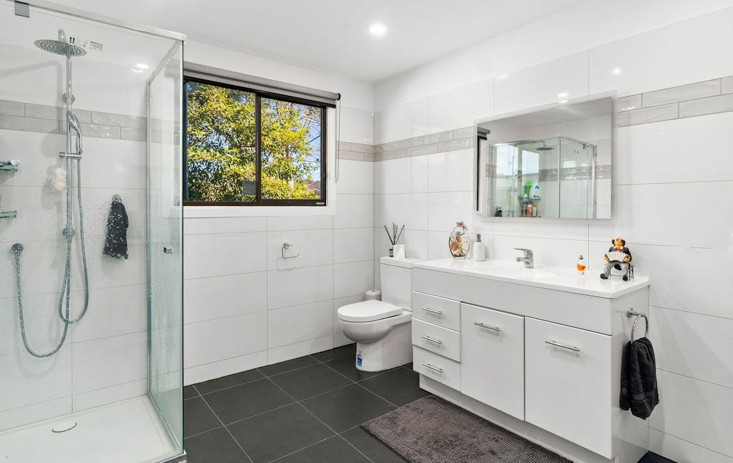 19 Main Street, Eildon, VIC, 3713 - Image 22