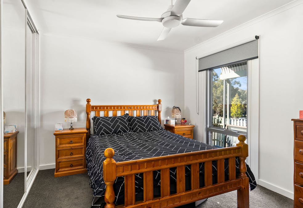 19 Main Street, Eildon, VIC, 3713 - Image 25