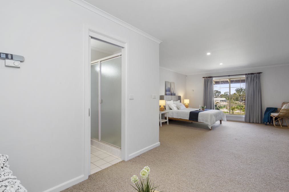 22  Oak Grove, Murrumbateman, NSW, 2582 - Image 15