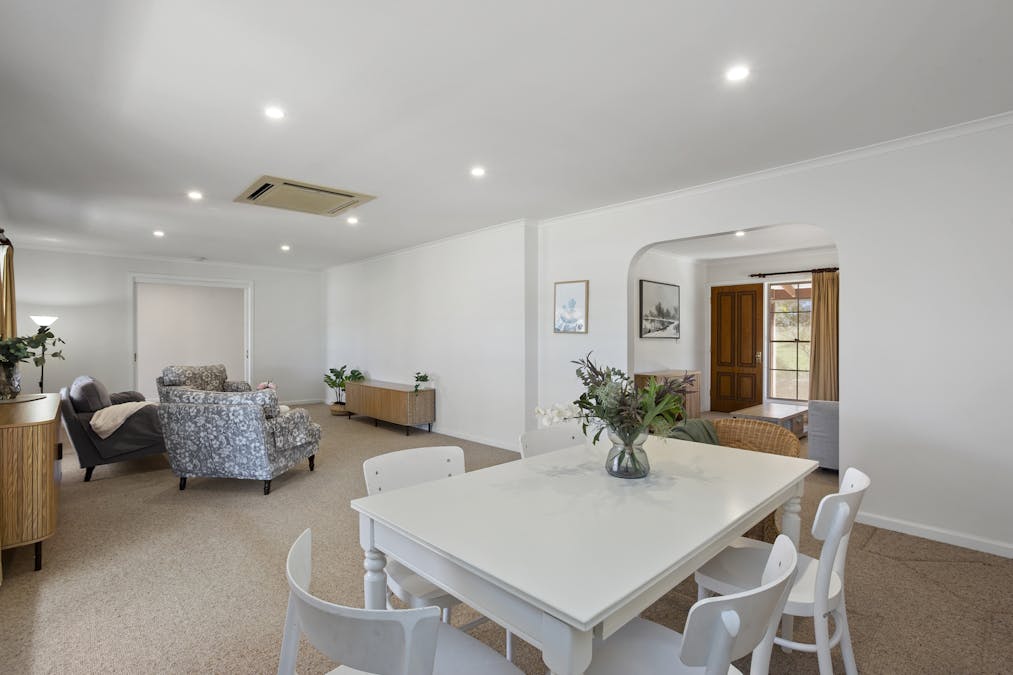 22  Oak Grove, Murrumbateman, NSW, 2582 - Image 8