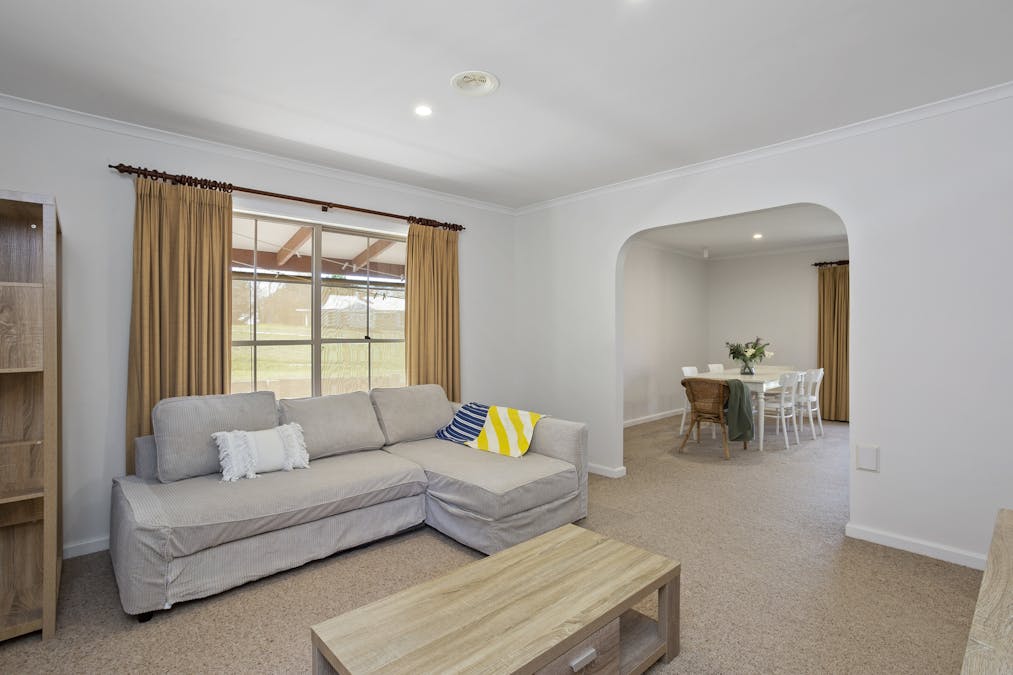22  Oak Grove, Murrumbateman, NSW, 2582 - Image 9