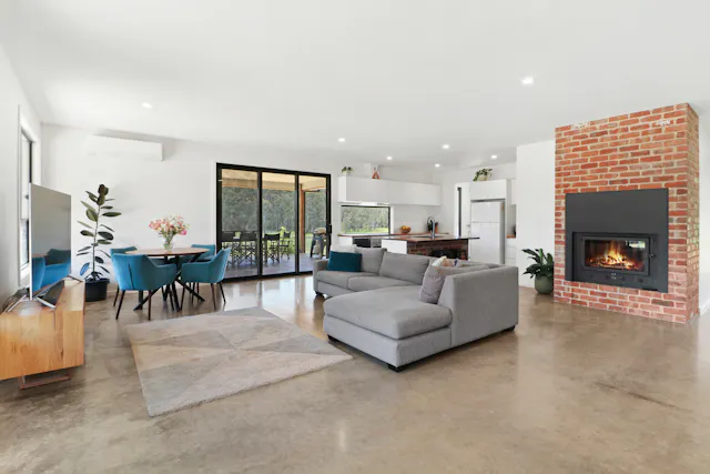 25 Altmans Road — photo from Elders Real Estate Mansfield