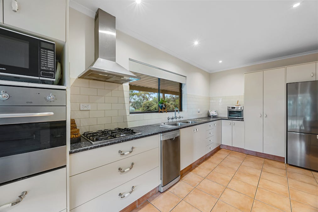 167 Kuchel Road, Murray Bridge, SA, 5253 - Image 10