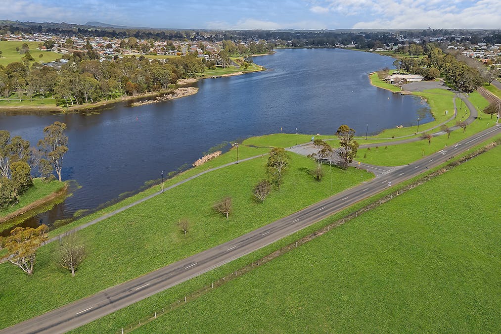 27 Mill Road, Hamilton, VIC, 3300 - Image 13