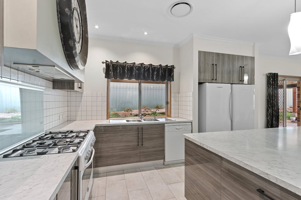 12 Trezise Way, Clare, SA, 5453 - Image 4