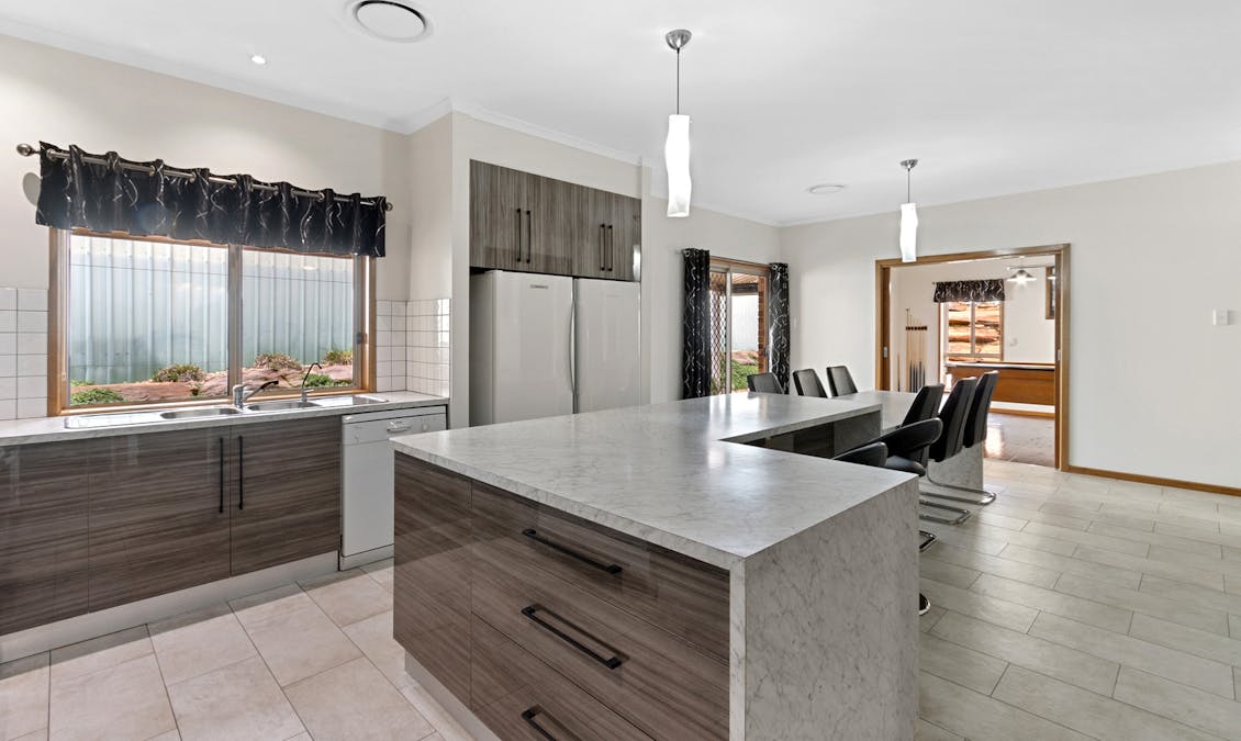 12 Trezise Way, Clare, SA, 5453 - Image 6
