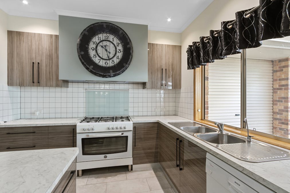 12 Trezise Way, Clare, SA, 5453 - Image 8