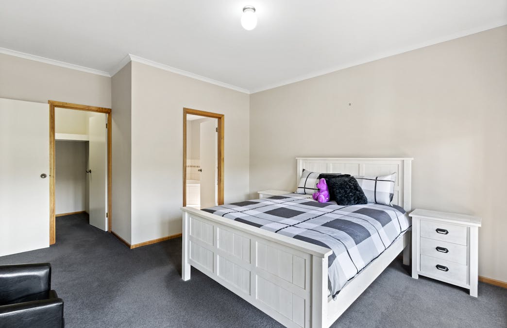 12 Trezise Way, Clare, SA, 5453 - Image 16