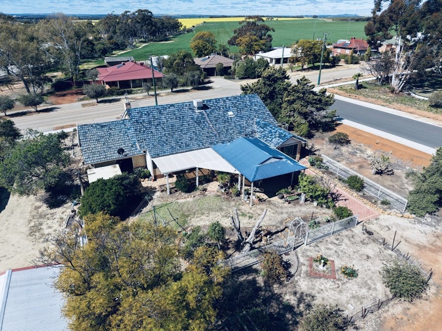 73  McLennan Street, Quairading, WA, 6383 - Image 3