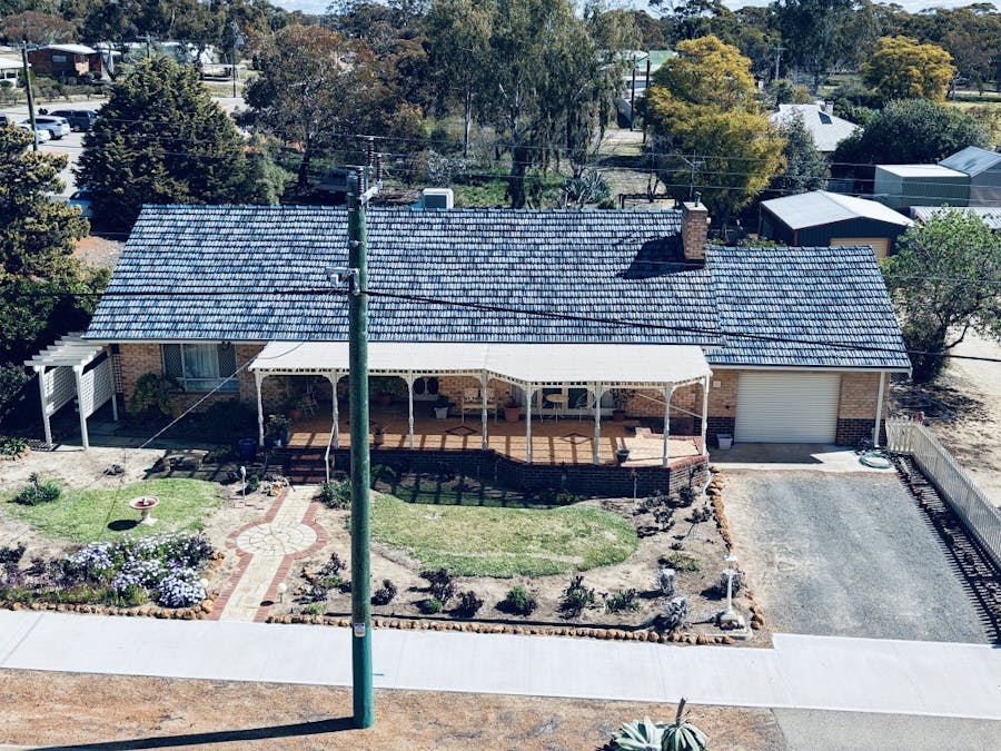 73  McLennan Street, Quairading, WA, 6383 - Image 2