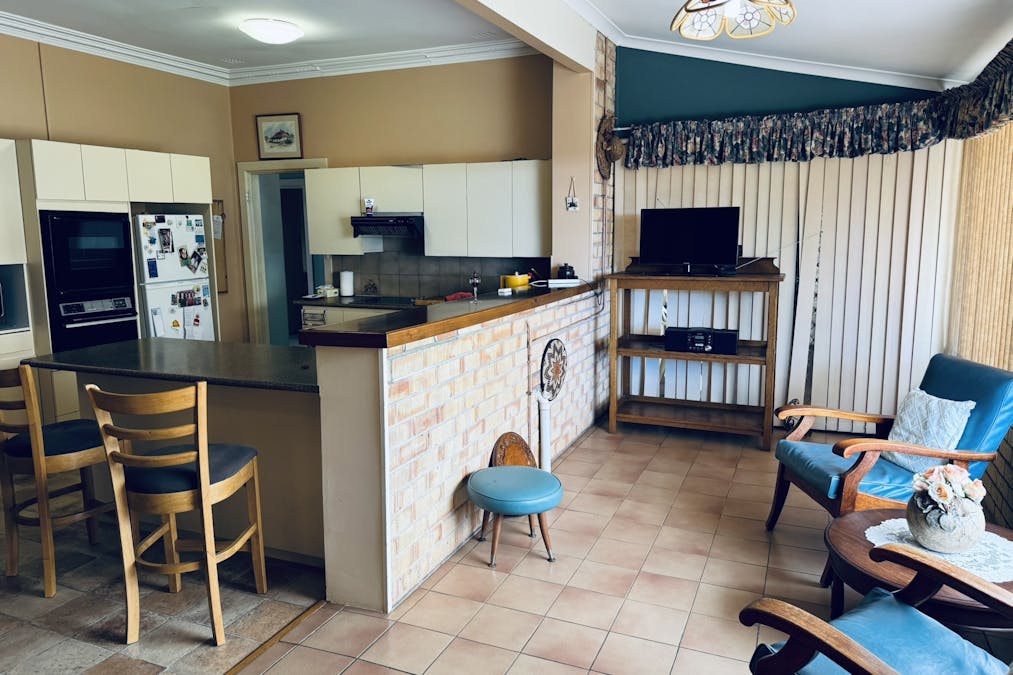 73  McLennan Street, Quairading, WA, 6383 - Image 11