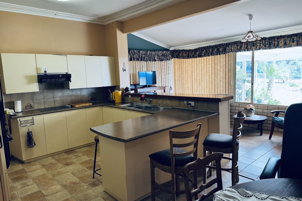 73  McLennan Street, Quairading, WA, 6383 - Image 9