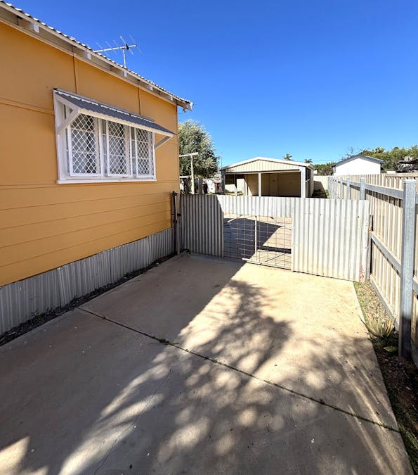 8 Crossland Street, South Carnarvon, WA, 6701 - Image 4