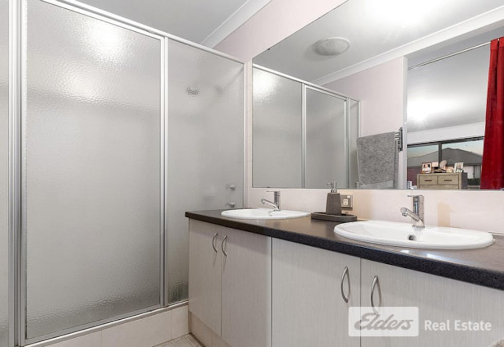 8 Kingcote Road, Baldivis, WA, 6171 - Image 13