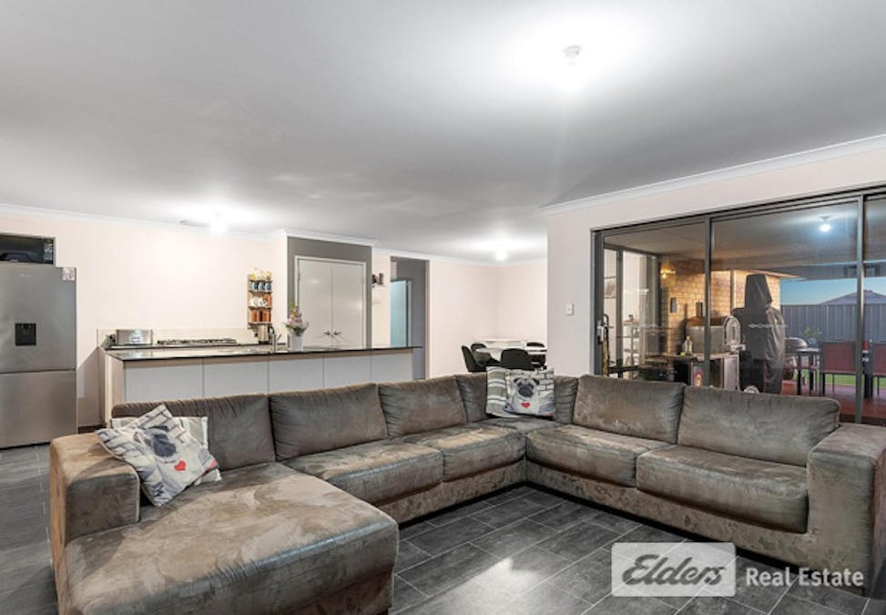 8 Kingcote Road, Baldivis, WA, 6171 - Image 4