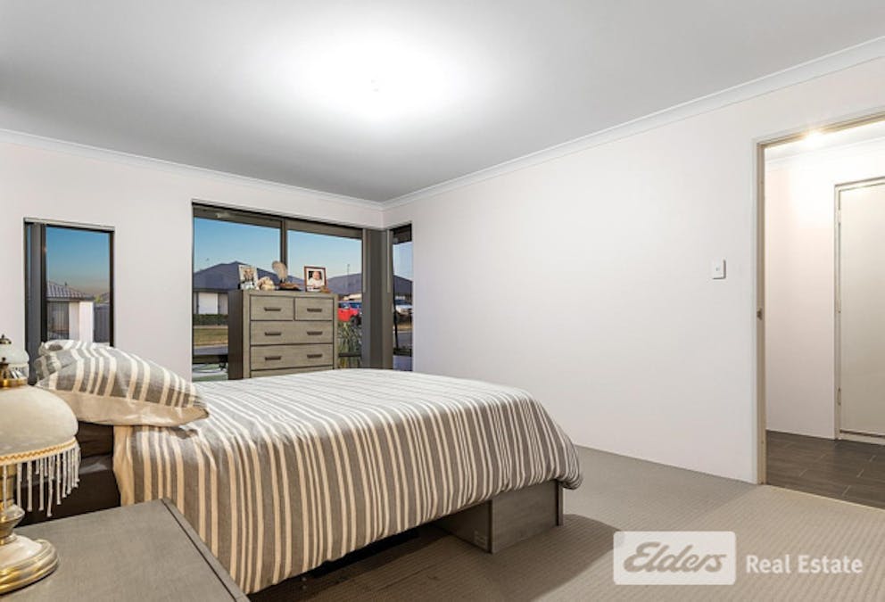 8 Kingcote Road, Baldivis, WA, 6171 - Image 12