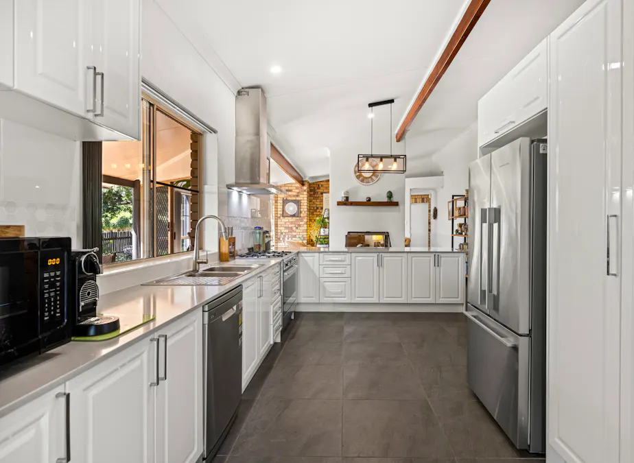 9 Lorraine Crescent, Centenary Heights, QLD, 4350 - Image 4