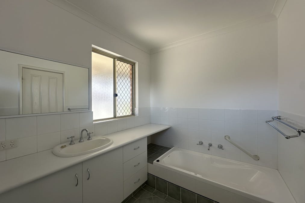 12 Traverse Street, Wagin, WA, 6315 - Image 11
