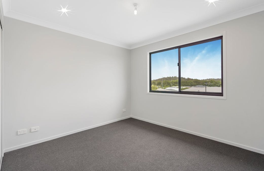 7 Parkway Avenue, South Ripley, QLD, 4306 - Image 6