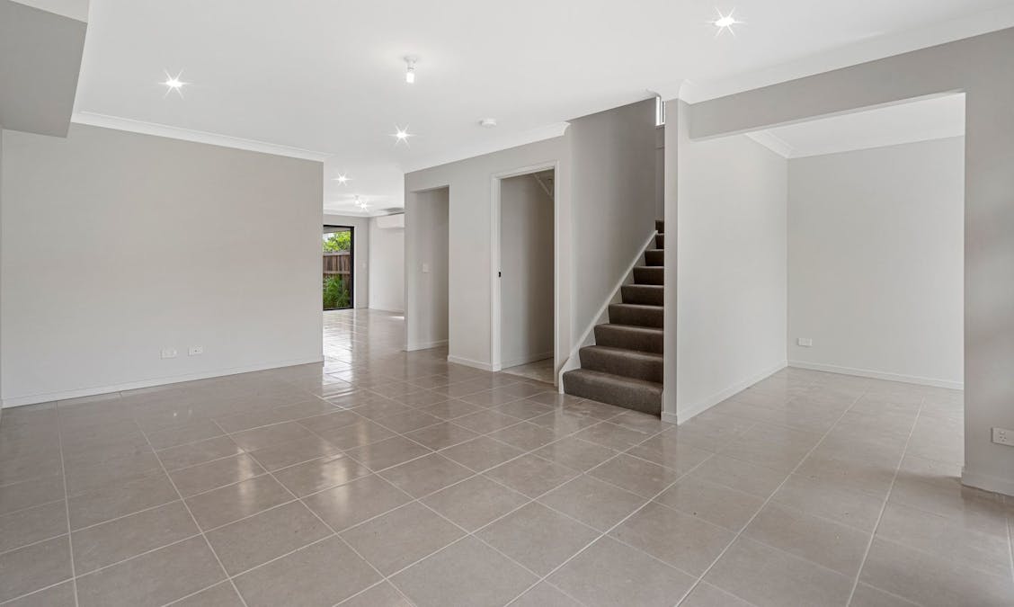 7 Parkway Avenue, South Ripley, QLD, 4306 - Image 4