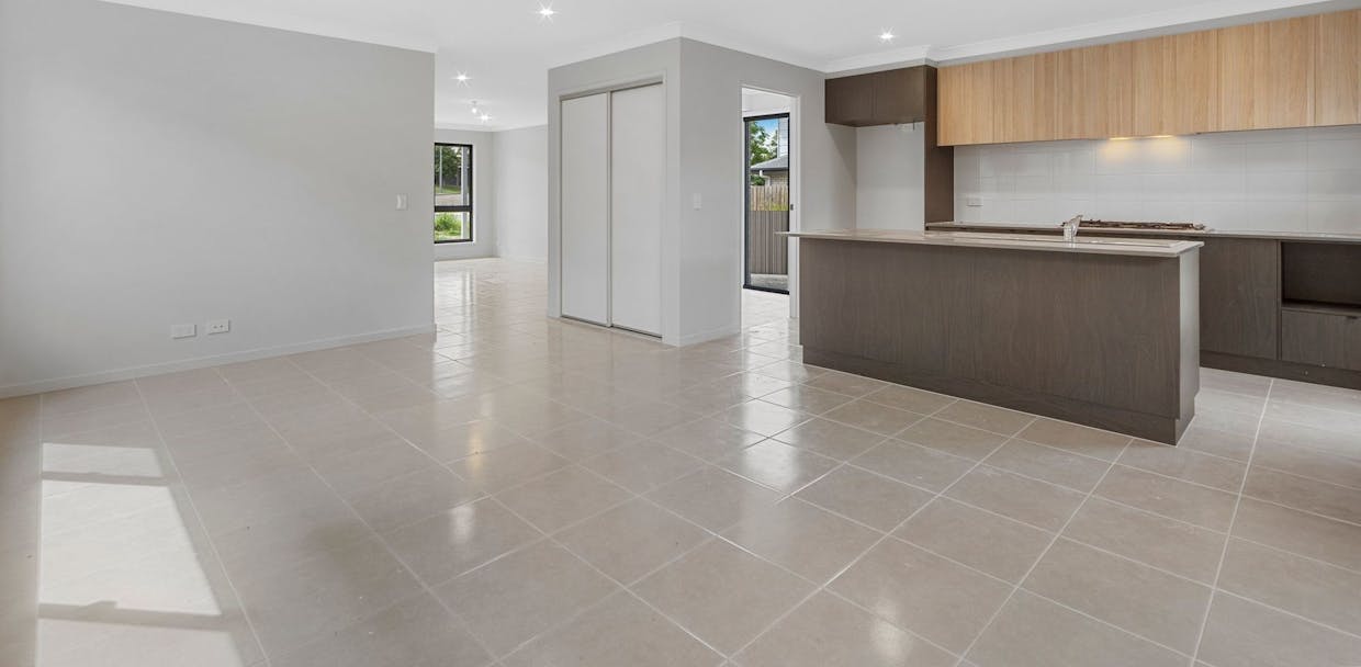 7 Parkway Avenue, South Ripley, QLD, 4306 - Image 2