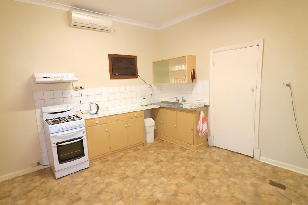 1 Johnston Street, Wongan Hills, WA, 6603 - Image 2