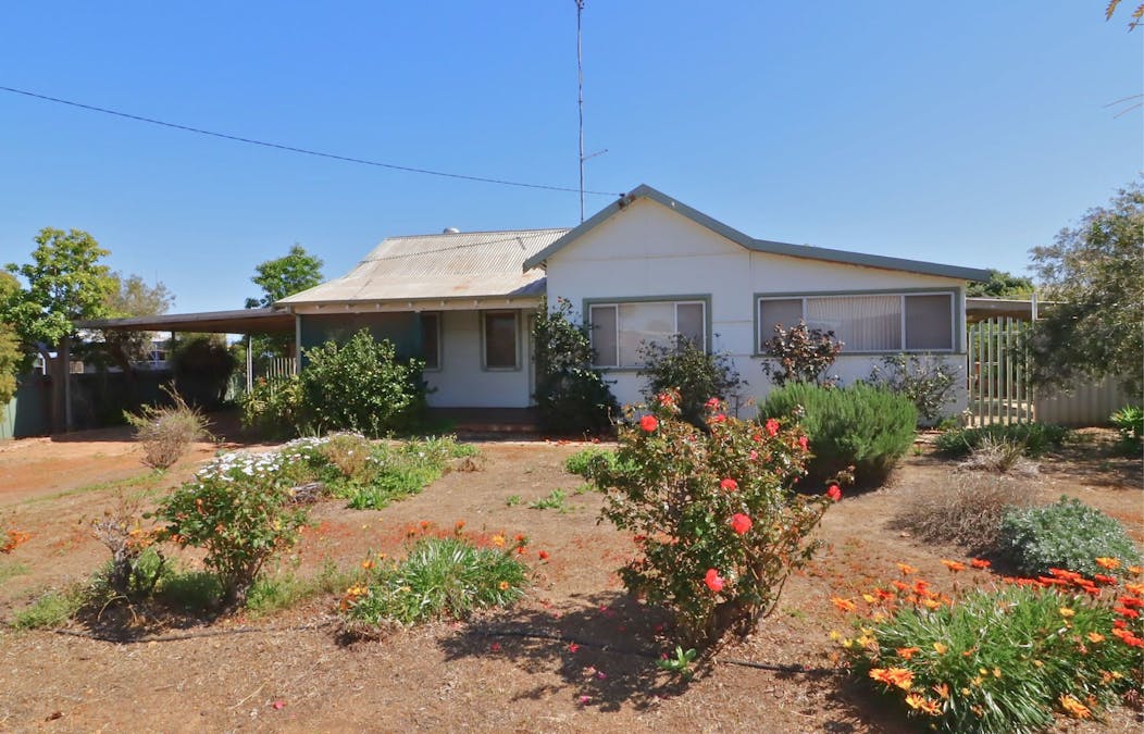 1 Johnston Street, Wongan Hills, WA, 6603 - Image 1