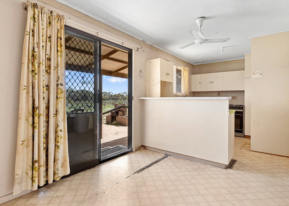 86 Pope Road, Waikerie, SA, 5330 - Image 7