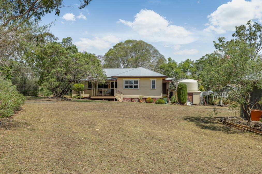 27 Jannusch Road, Gowrie Mountain, QLD, 4350 - Image 4