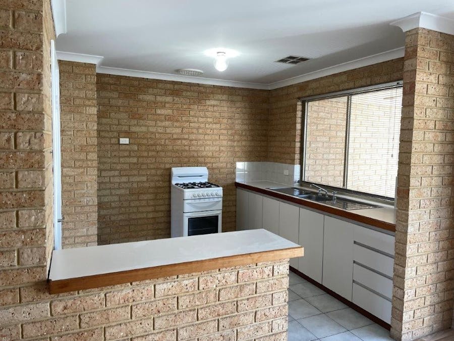 1/106 Strickland Street, Bunbury, WA, 6230 - Image 3