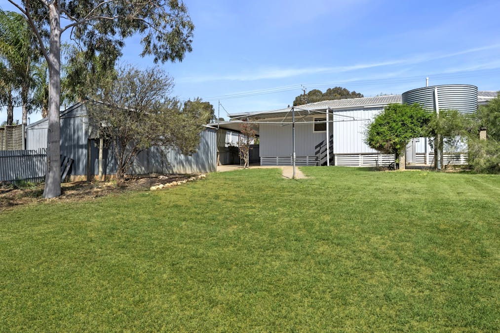 4 Hayward Terrace, Loxton, SA, 5333 - Image 10