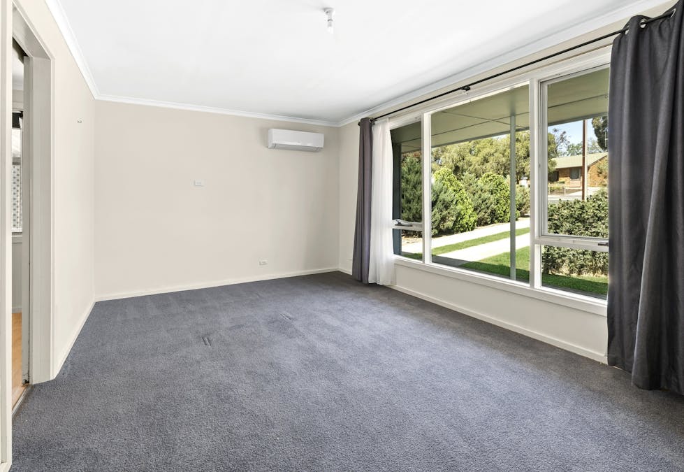 4 Hayward Terrace, Loxton, SA, 5333 - Image 2