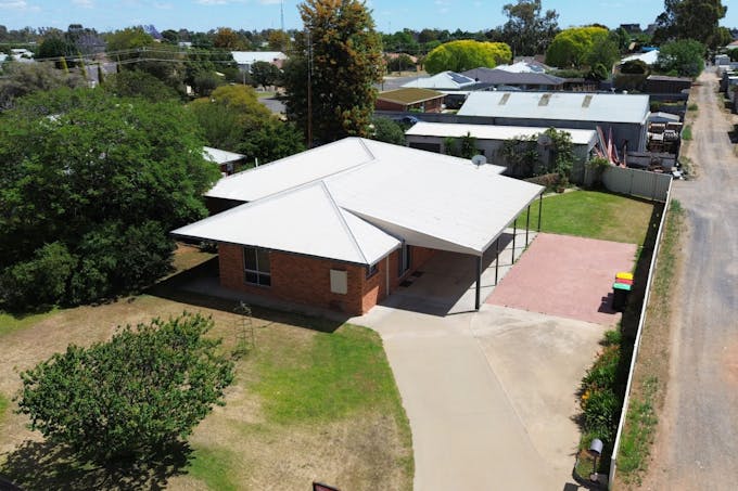 5 McNamara Street, Finley, NSW, 2713 - Image 1