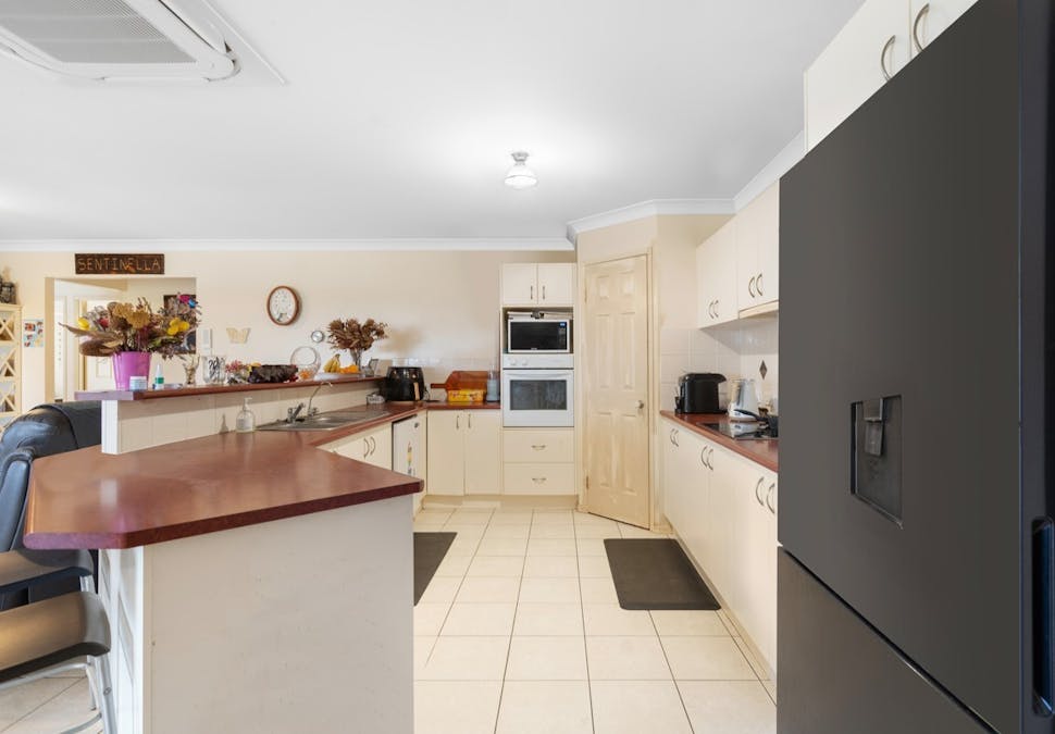 19 Caledonian Road, Walloon, QLD, 4306 - Image 5