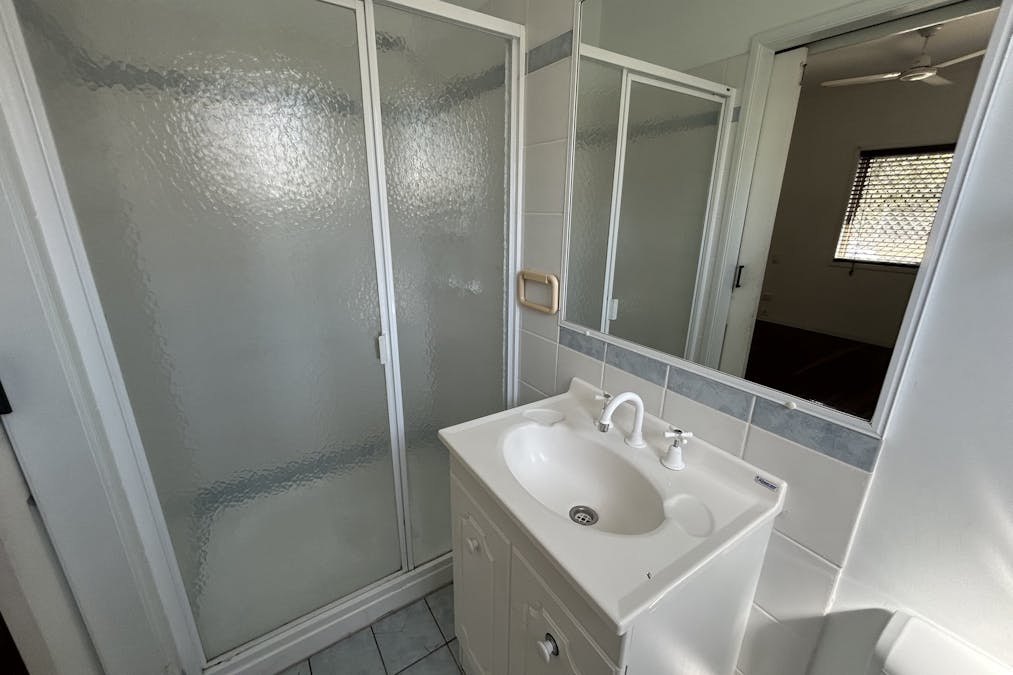 32  Powell Close, New Auckland, QLD, 4680 - Image 8