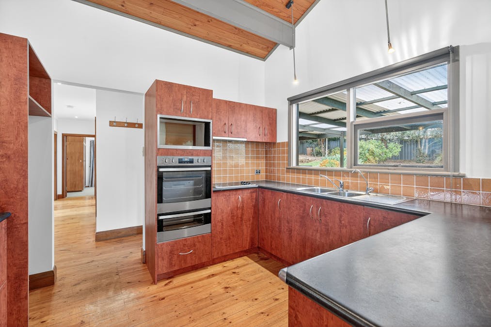 25 Laurie Avenue, Encounter Bay, SA, 5211 - Image 8