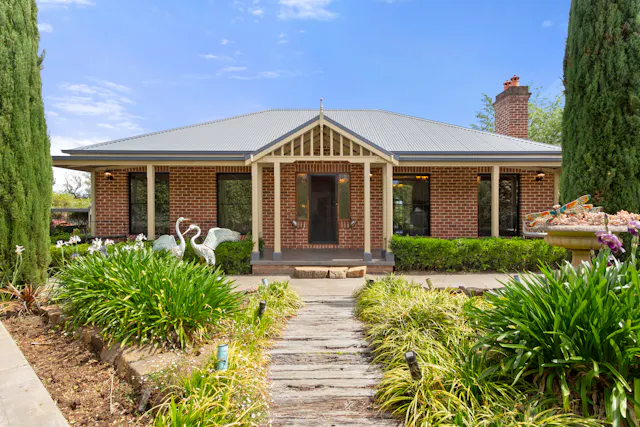 10 Stubbs Place — photo from Elders Real Estate Yass Valley