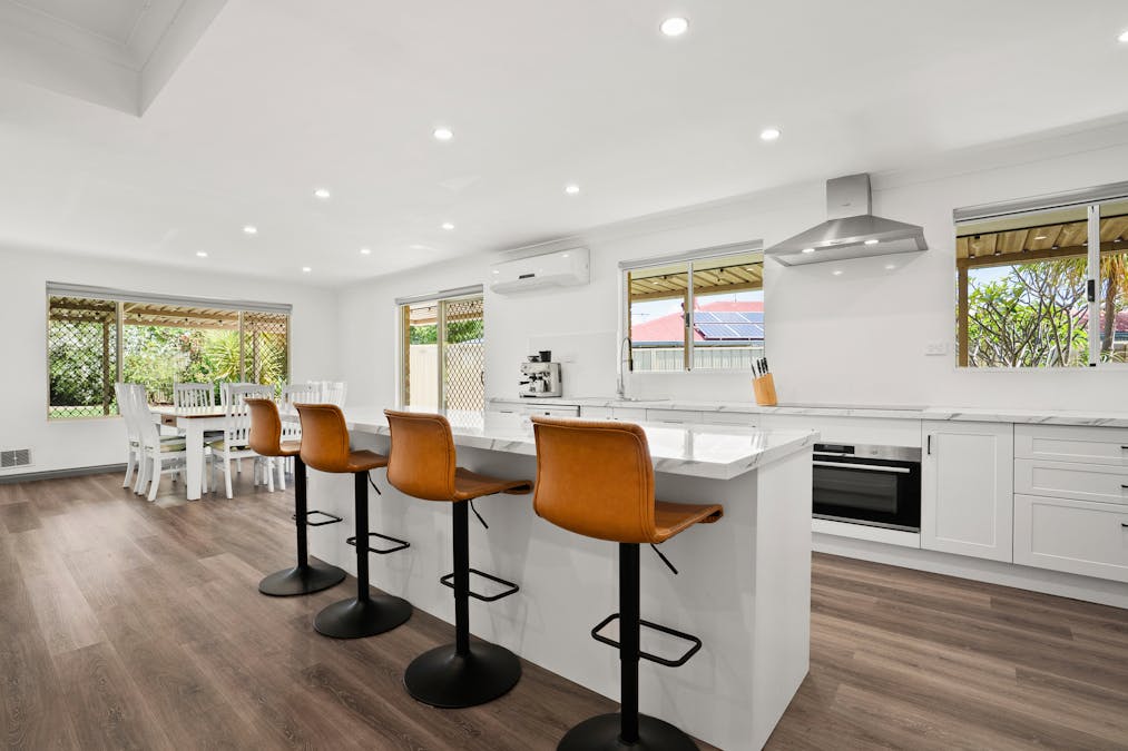 3 Sunderland Close, Greenfields, WA, 6210 - Image 8